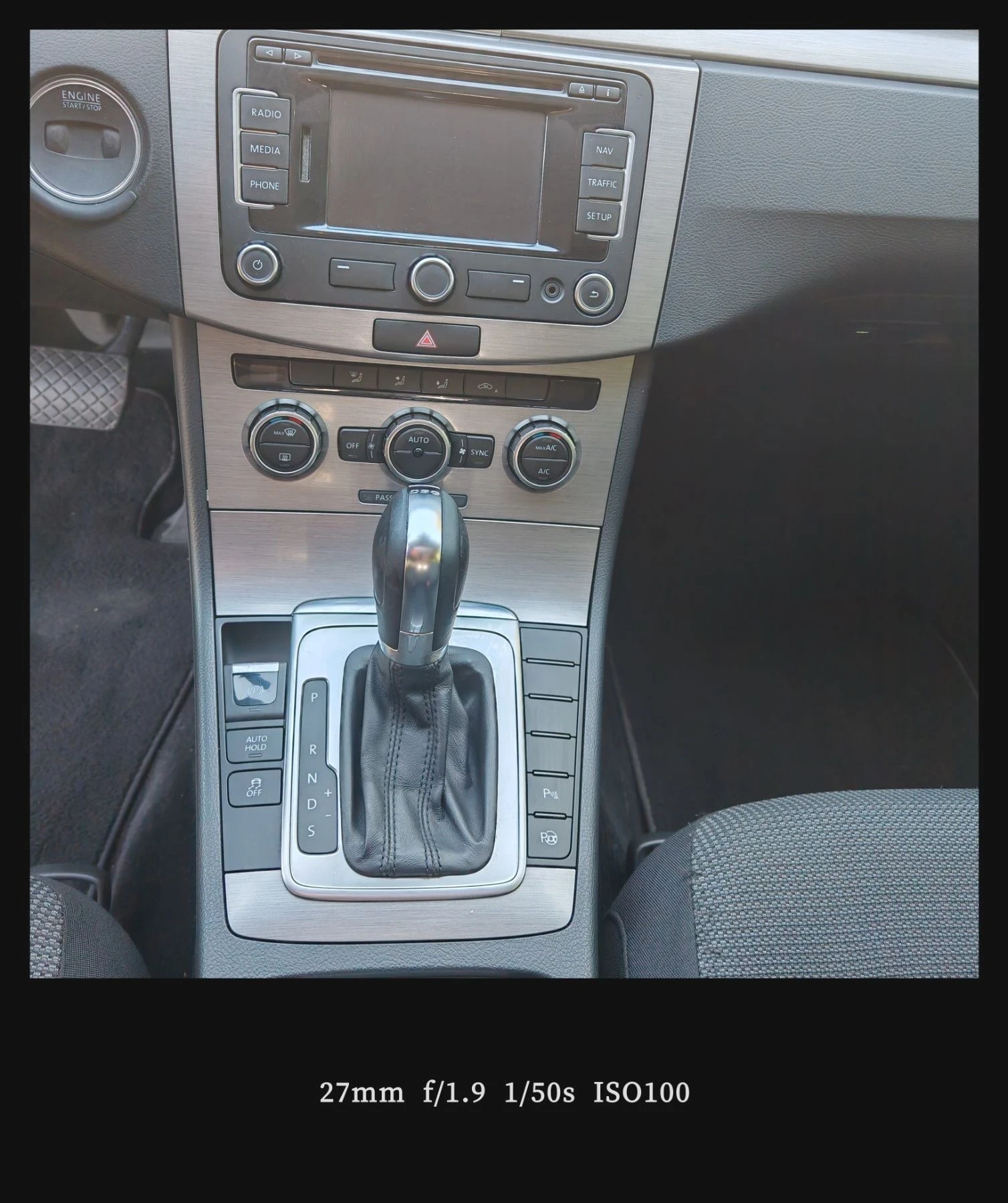 VW Passat Комби, снимка 13 - Автомобили и джипове - 56038316