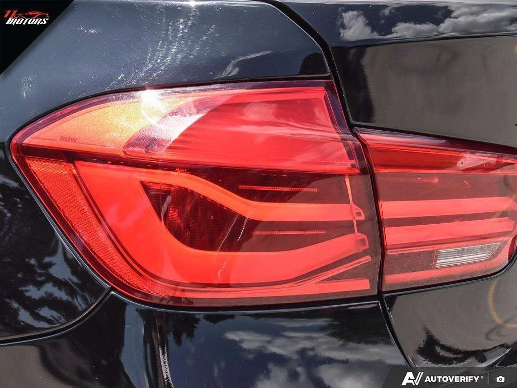 BMW 330 i xDrive Sedan| AMBIENT| ПОДГРЕВИ| ПАНОРАМА| , снимка 12 - Автомобили и джипове - 56099712