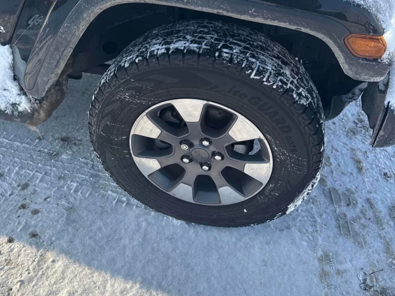 Jeep Wrangler 2020 Sahara * CARFAX * БЕЗ ПЪРВОНАЧАЛНА ВНОСКА, снимка 6 - Автомобили и джипове - 52831597