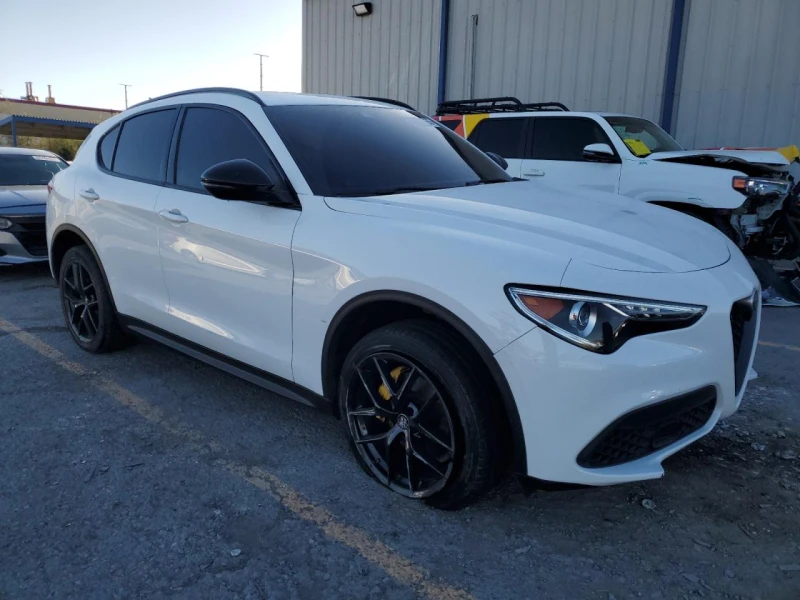 Alfa Romeo Stelvio РЕАЛНИ КМ, снимка 2 - Автомобили и джипове - 52861096