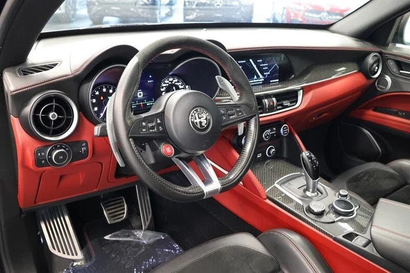 Alfa Romeo Stelvio QUADROFOGLIO* CARBON* FULL* КРАЙНА ЦЕНА ДО БЪЛГАРИ, снимка 6 - Автомобили и джипове - 55057812