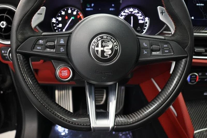Alfa Romeo Stelvio QUADROFOGLIO* CARBON* FULL* КРАЙНА ЦЕНА ДО БЪЛГАРИ, снимка 5 - Автомобили и джипове - 55057812