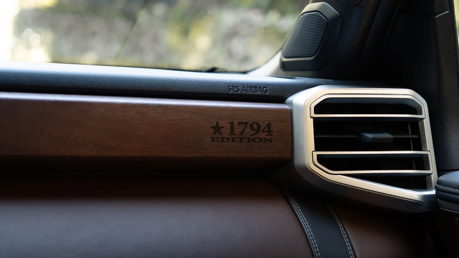 Toyota Tundra 4WD 1794 EDITION CREW MAX HYBRID  - изображение 7