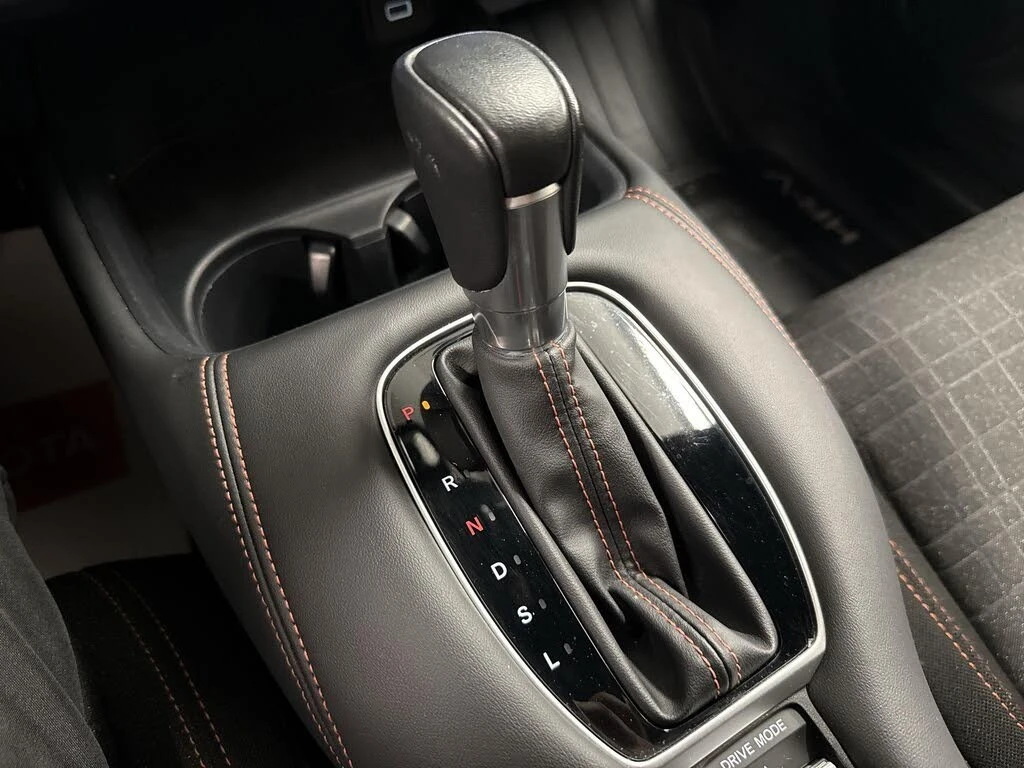 Honda Hr-v SPORT* AWD* АвтоКредит* (ЦЕНА ДО БГ), снимка 13 - Автомобили и джипове - 54113662