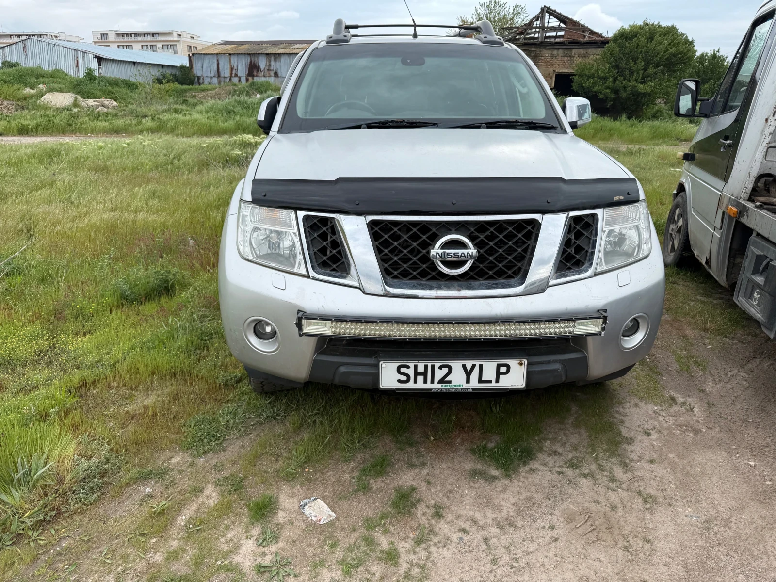 Nissan Navara 3.0 dci auto, снимка 2 - Автомобили и джипове - 54539672