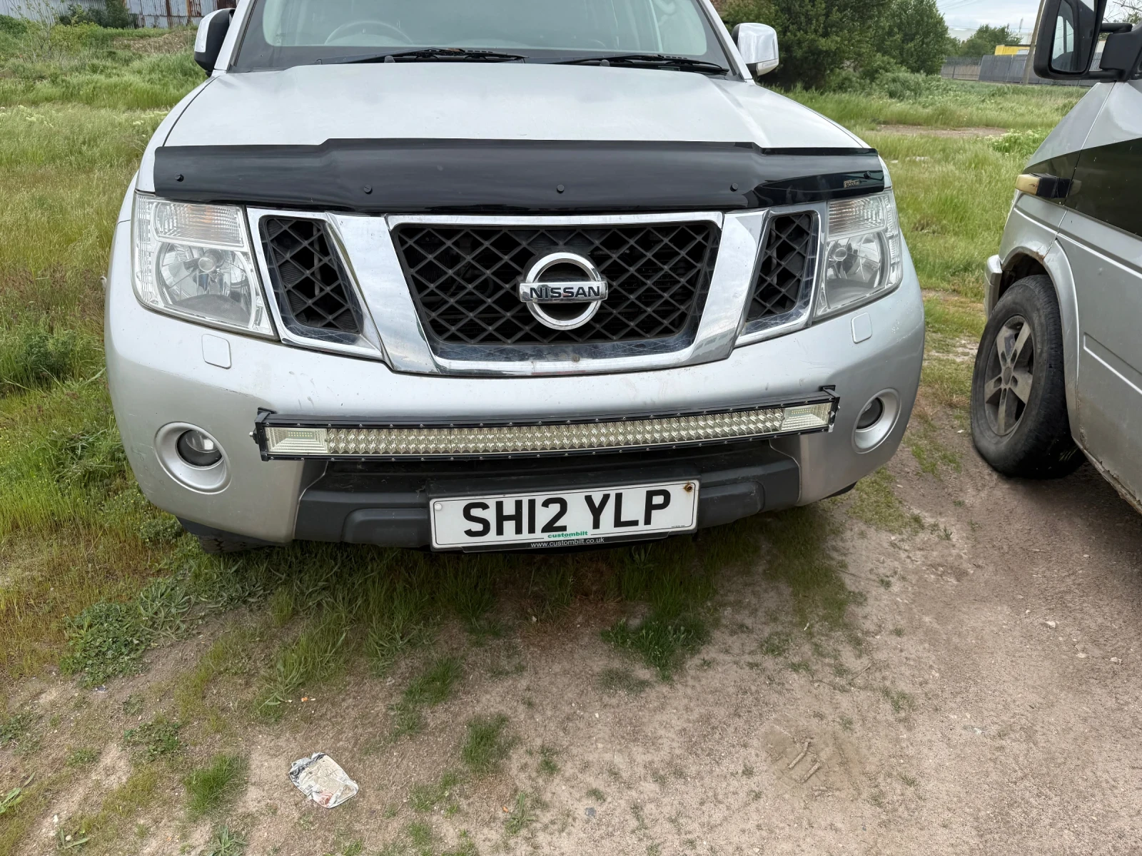 Nissan Navara 3.0 dci auto, снимка 9 - Автомобили и джипове - 54539672