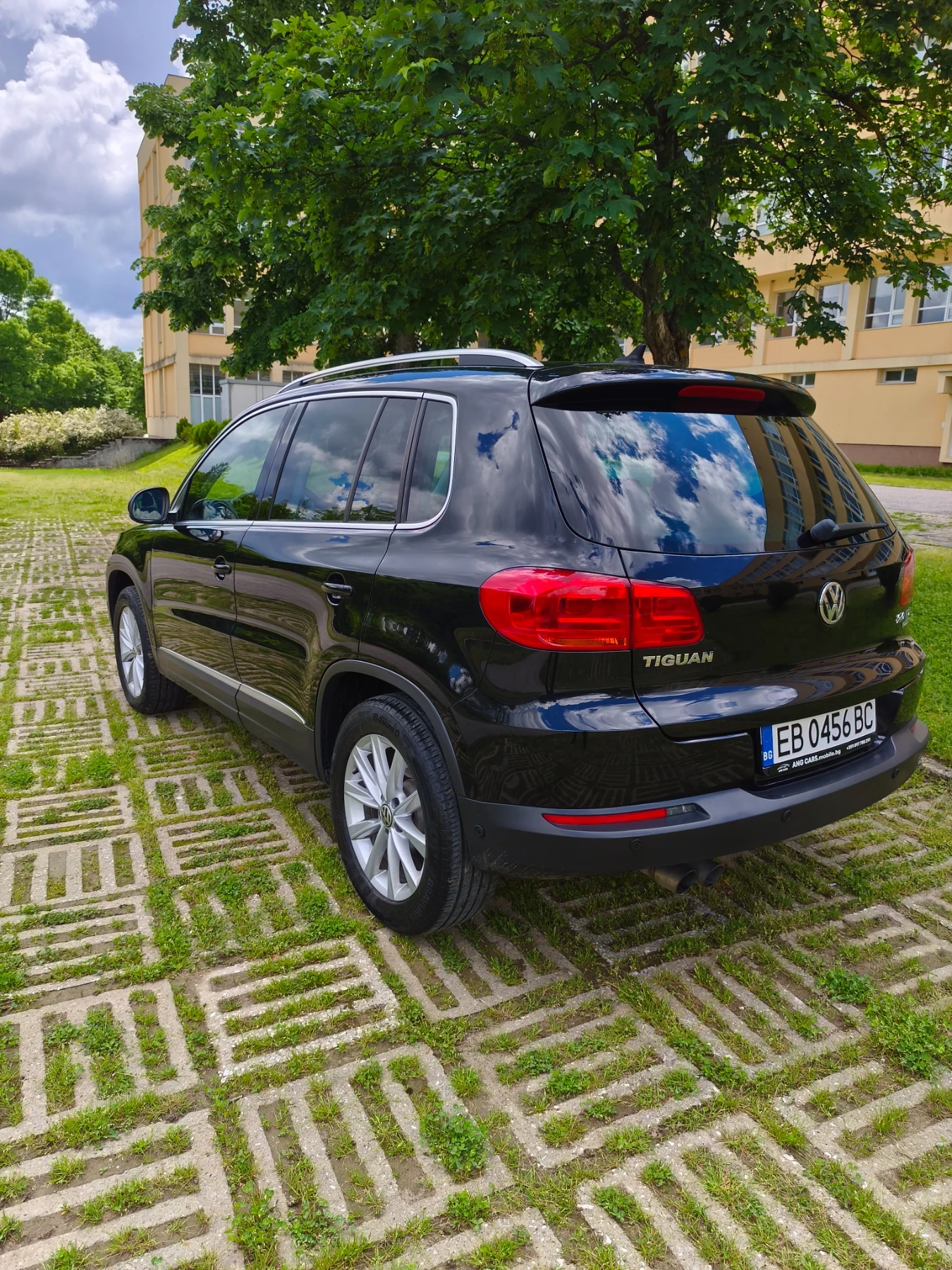 VW Tiguan 2.0TDI 4x4 ITALIA, снимка 2 - Автомобили и джипове - 54667500