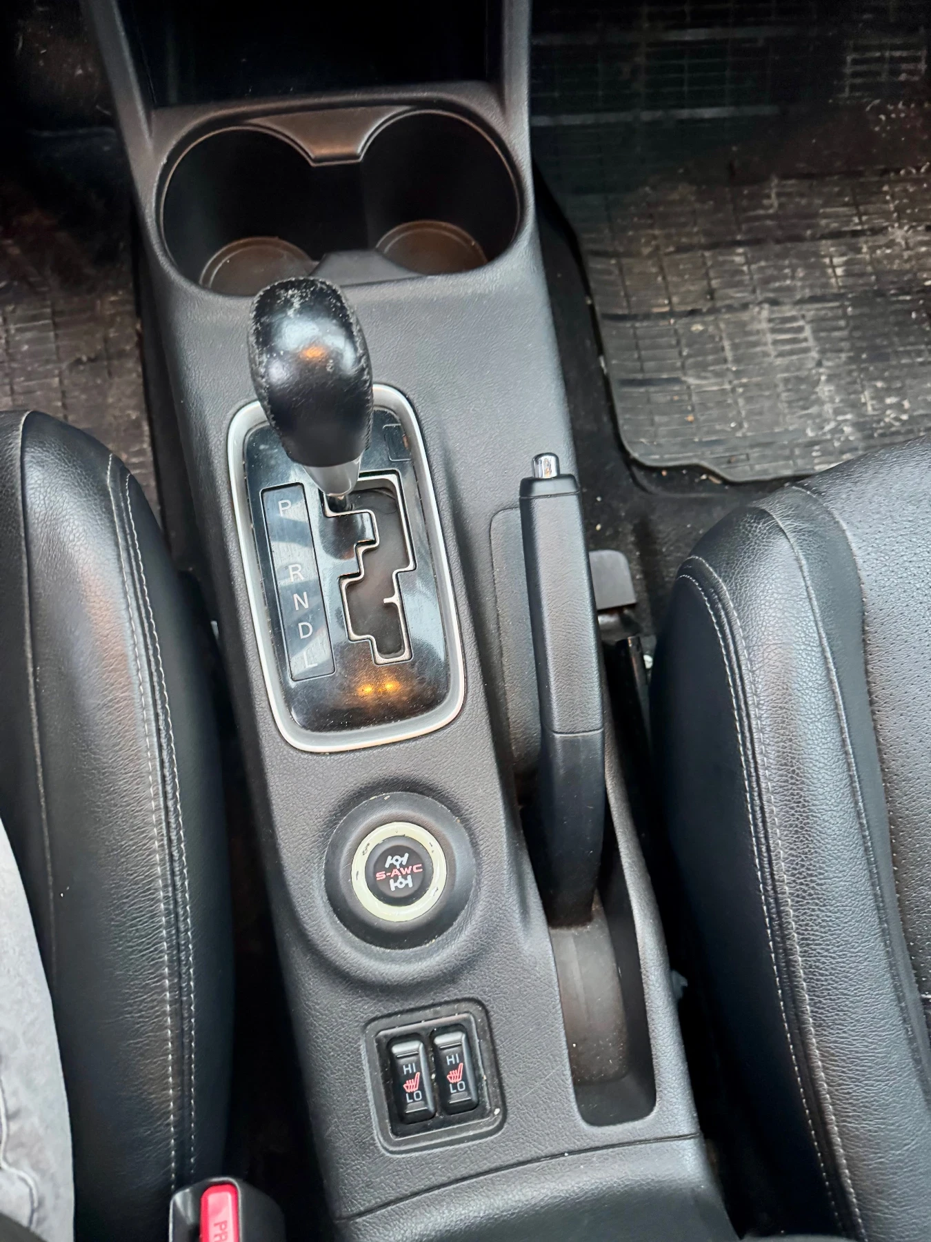 Mitsubishi Outlander, снимка 8 - Автомобили и джипове - 54748222