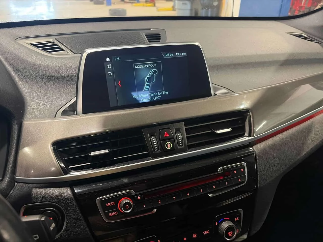 BMW X1 * xDrive28i * PANORAMA* ПОДГРЕВИ* , снимка 9 - Автомобили и джипове - 54825677