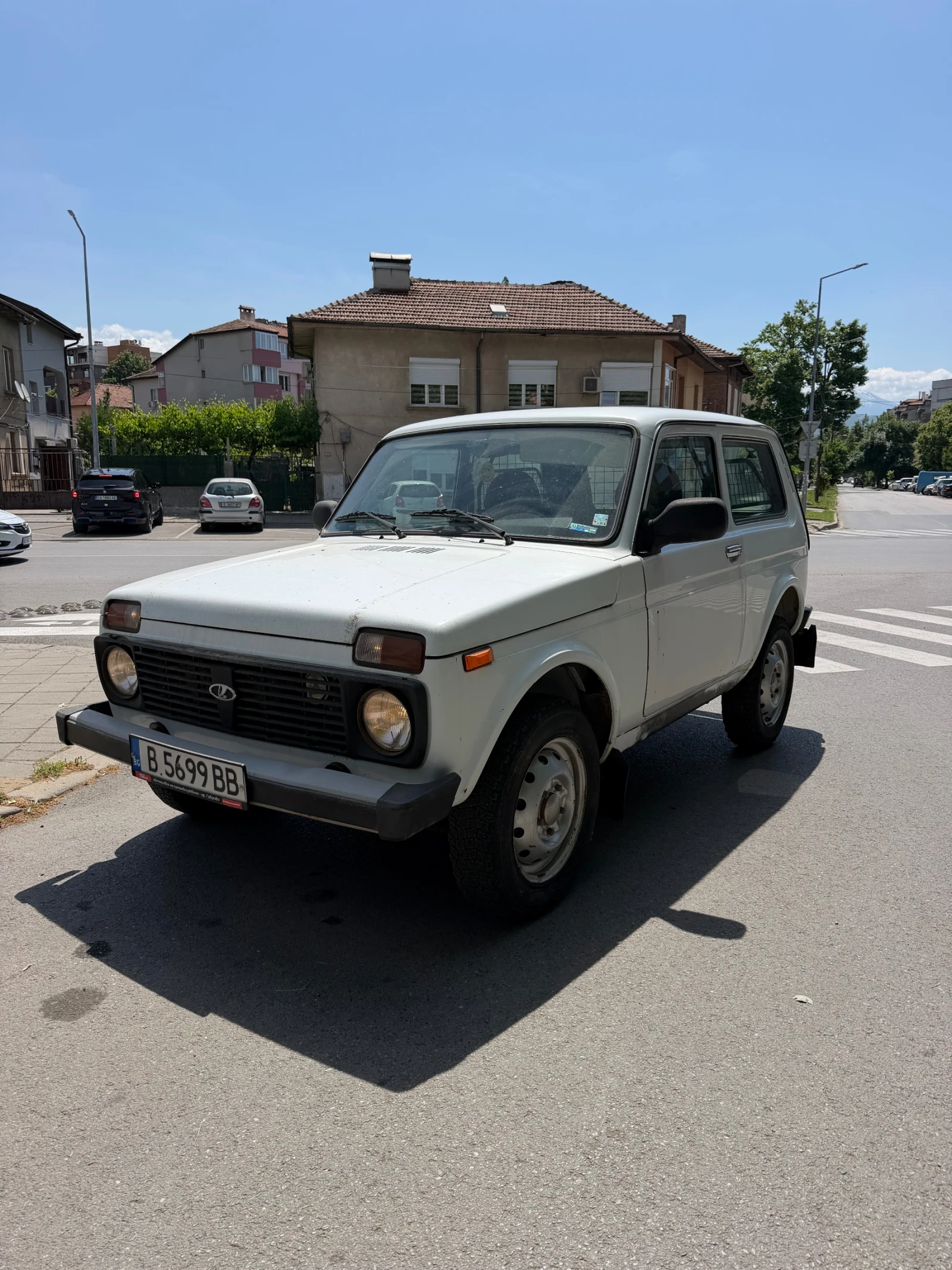 Lada Niva     Товарна версия с 2 места