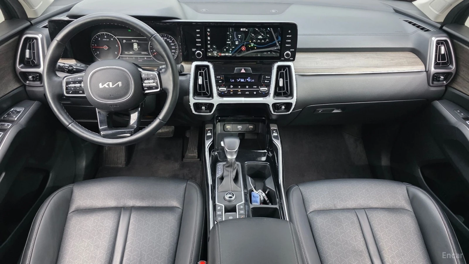 Kia Sorento 2.2D* Trendy* ПОДГРЕВ* КАМЕРА* КОЖА* KEYLESS* , снимка 5 - Автомобили и джипове - 55460239