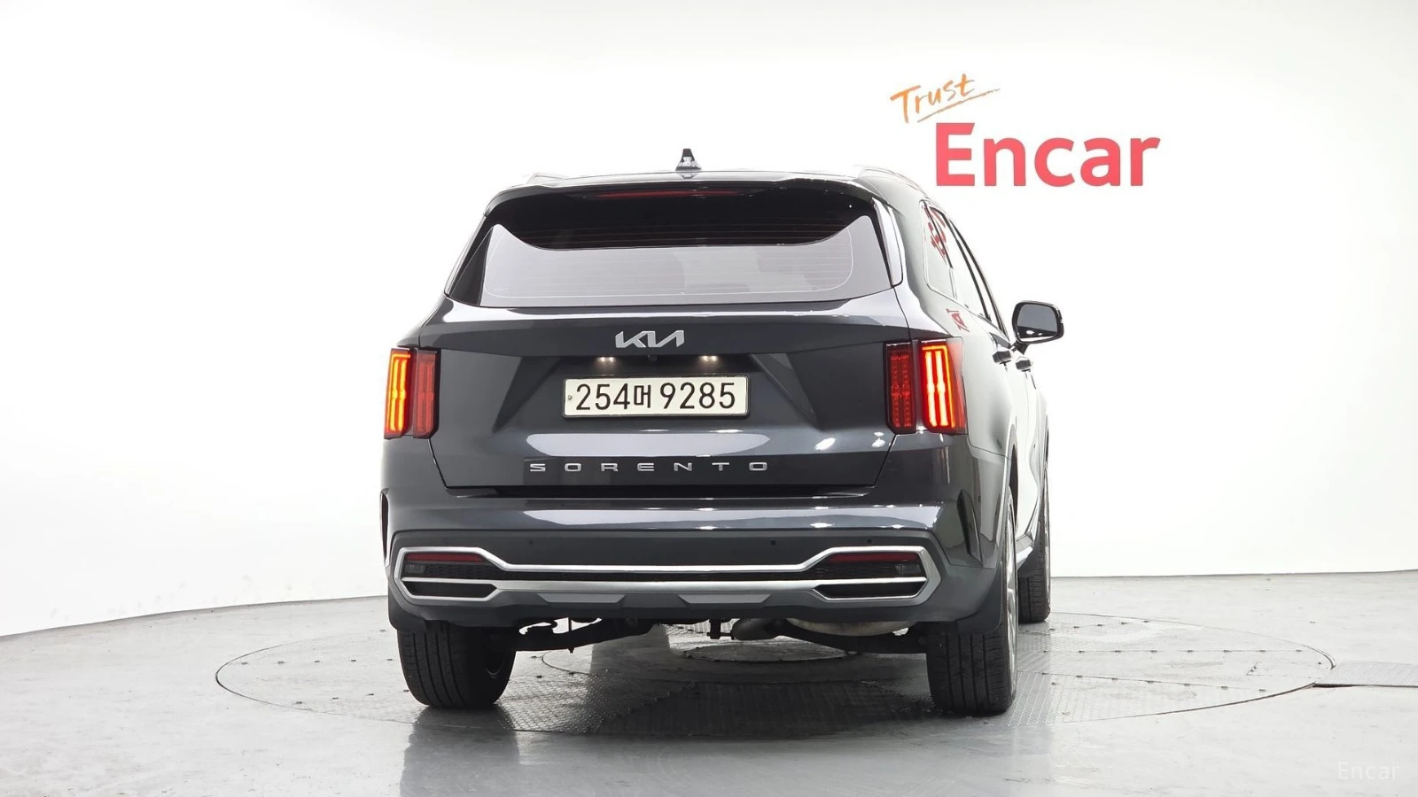Kia Sorento 2.2D* Trendy* ПОДГРЕВ* КАМЕРА* КОЖА* KEYLESS* , снимка 4 - Автомобили и джипове - 55460239