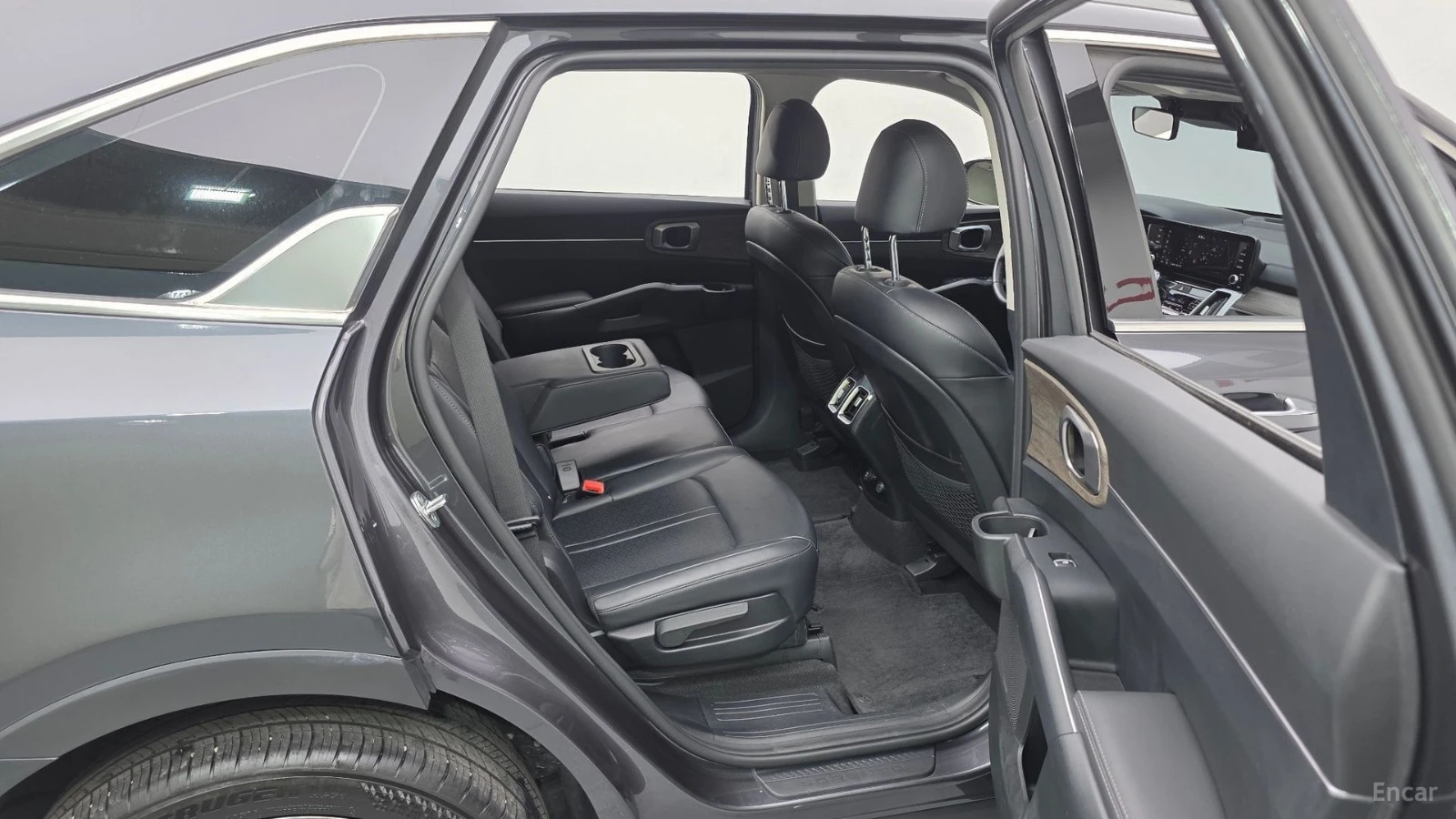 Kia Sorento 2.2D* Trendy* ПОДГРЕВ* КАМЕРА* КОЖА* KEYLESS* , снимка 9 - Автомобили и джипове - 55460239