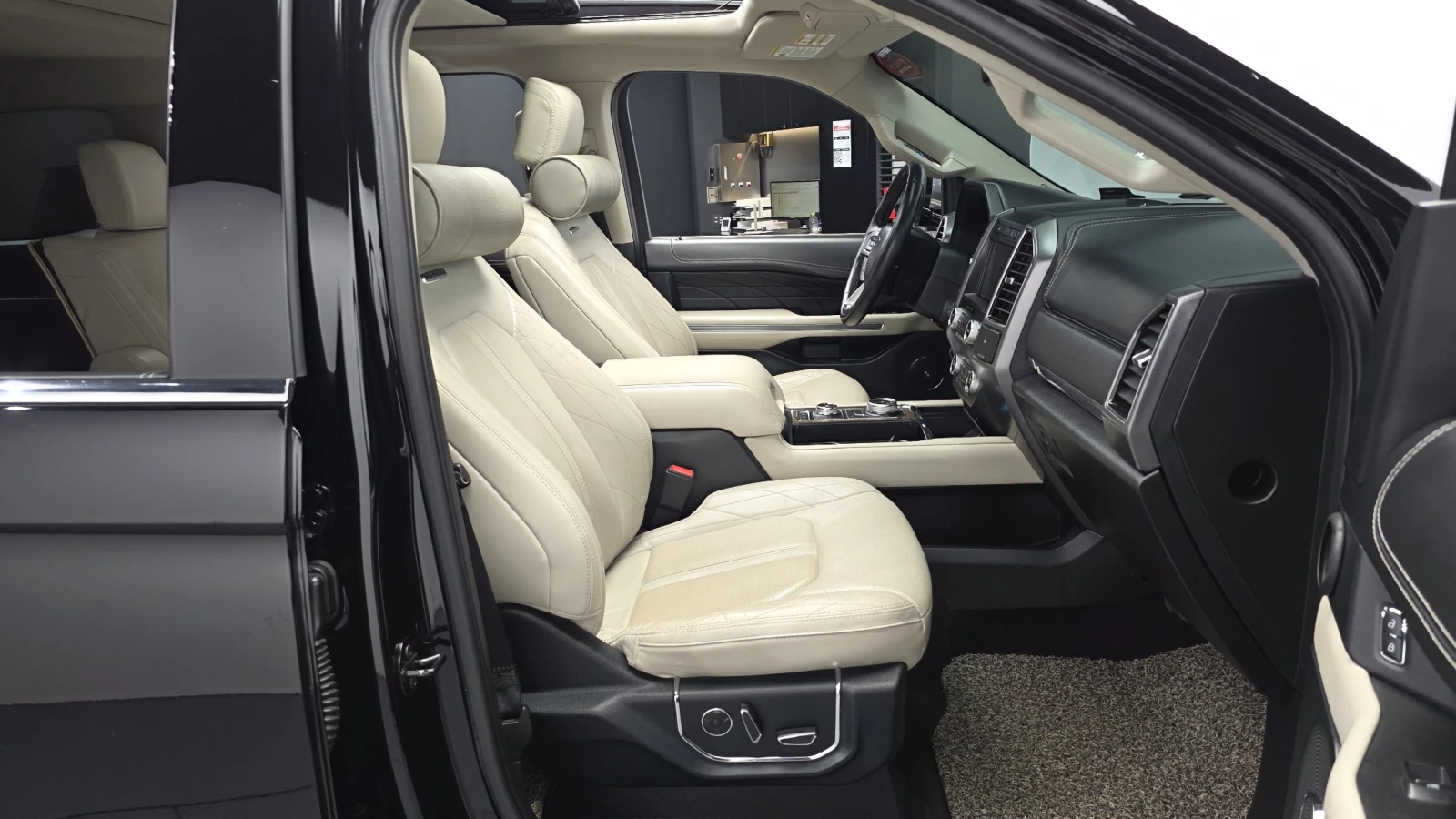 Ford Expedition Platinum* 360* ЕЛ. БАГАЖНИК* BLIND SPOT* ЛЮК* КРАЙ, снимка 11 - Автомобили и джипове - 55594075