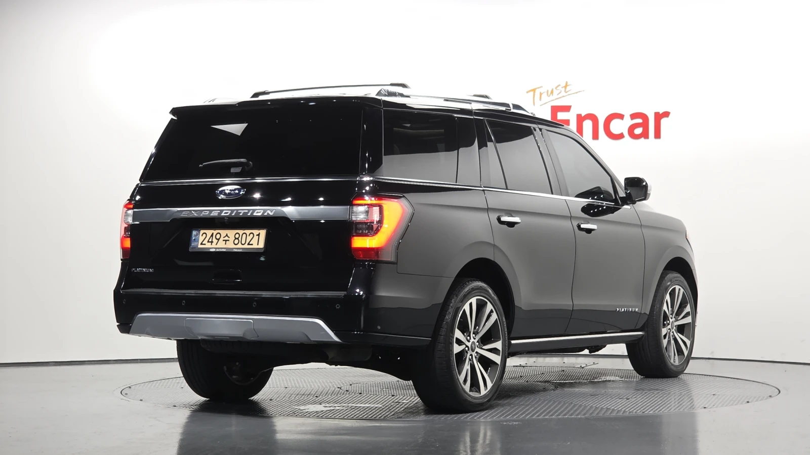 Ford Expedition Platinum* 360* ЕЛ. БАГАЖНИК* BLIND SPOT* ЛЮК* КРАЙ, снимка 2 - Автомобили и джипове - 55594075