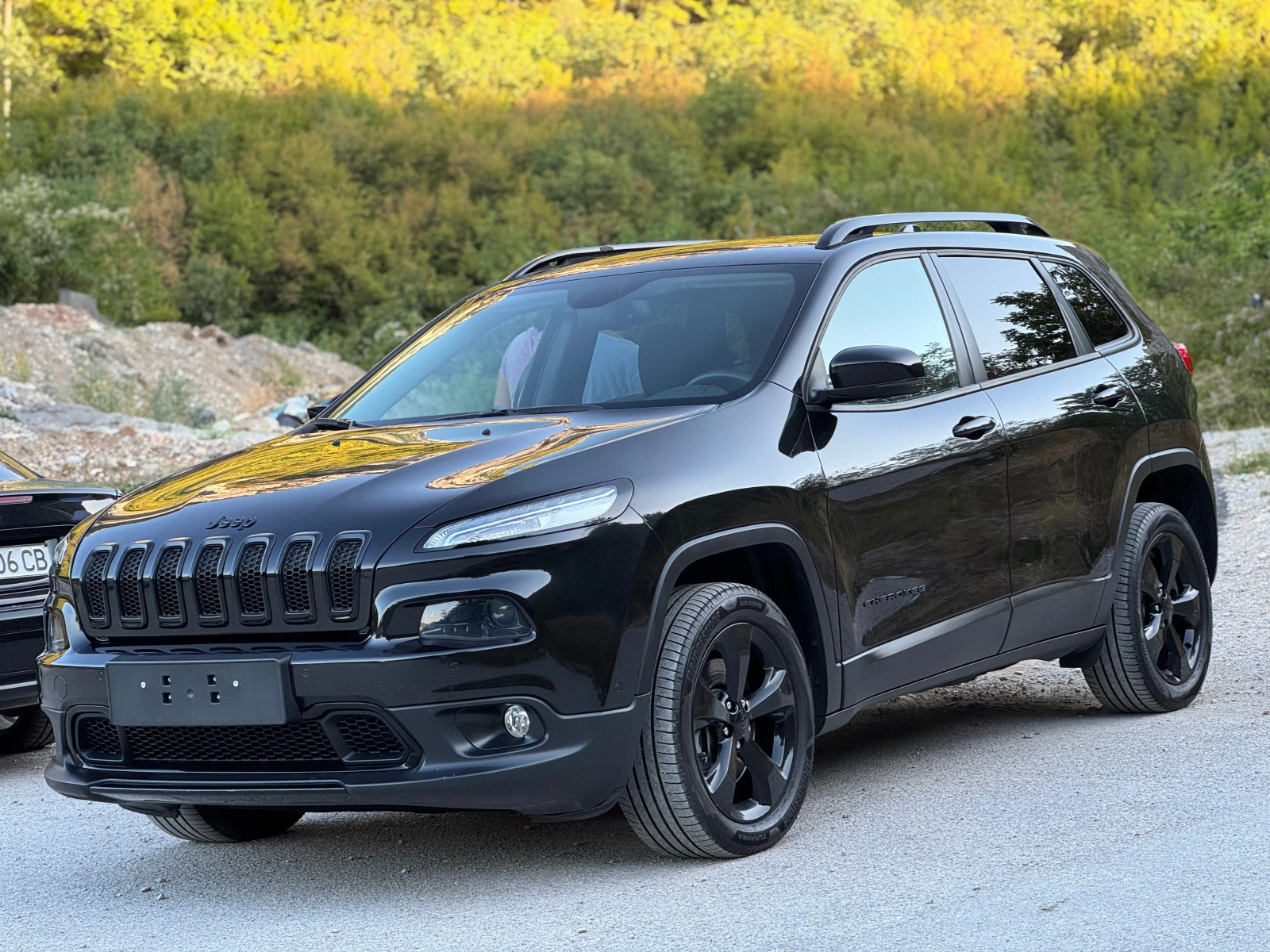 Jeep Cherokee 2.2d * NAVI* 4x4, снимка 2 - Автомобили и джипове - 55933942