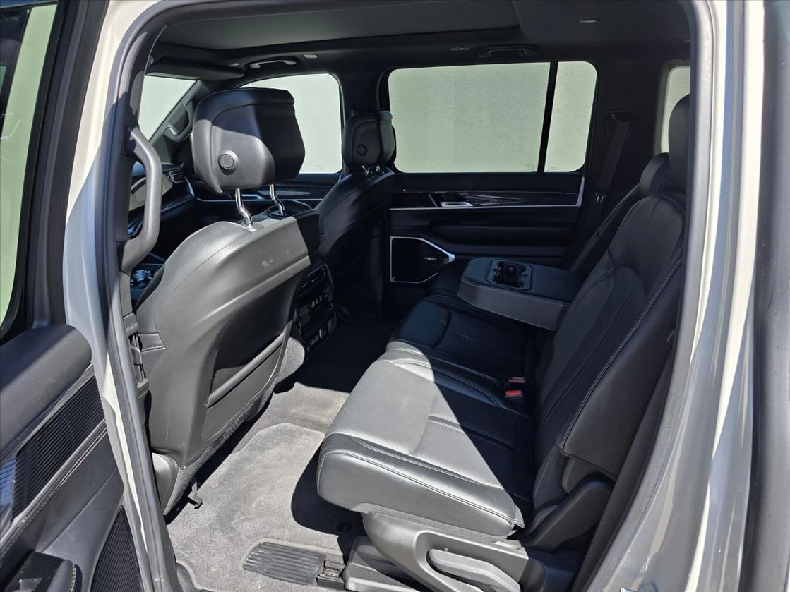 Jeep Grand Wagoneer 5.7L V8, снимка 16 - Автомобили и джипове - 56270472