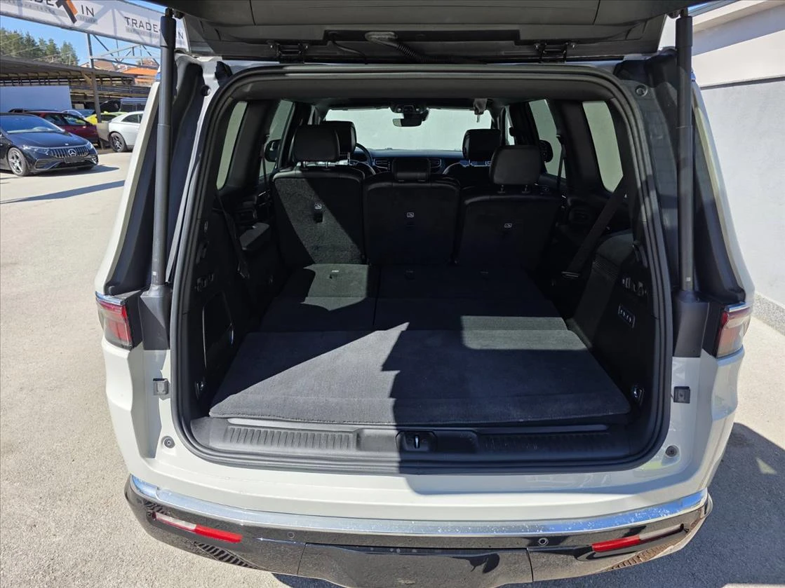 Jeep Grand Wagoneer 5.7L V8, снимка 8 - Автомобили и джипове - 56270472