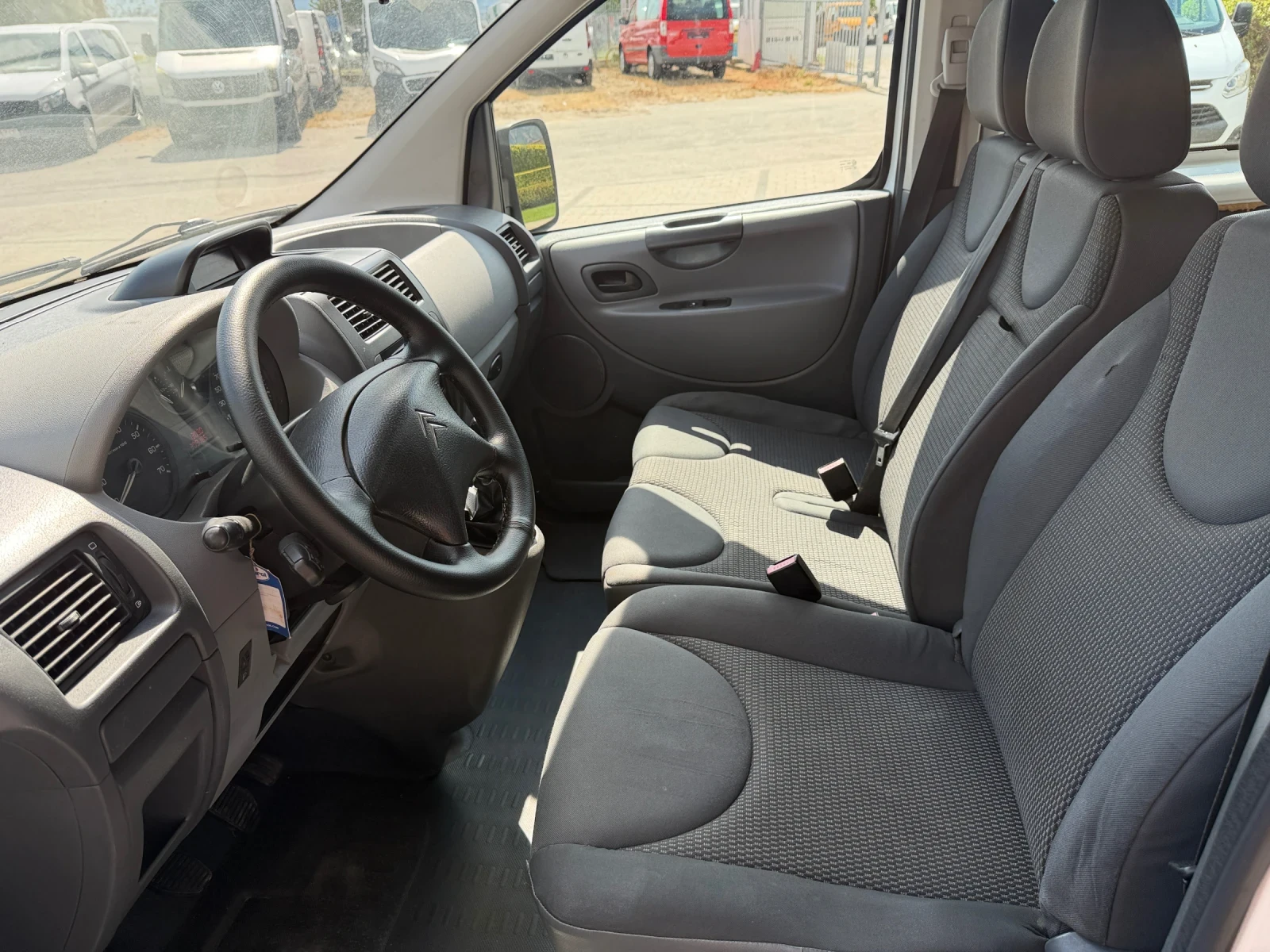 Citroen Jumpy 1.6HDI 6 места L2H1, снимка 10 - Бусове и автобуси - 55727118