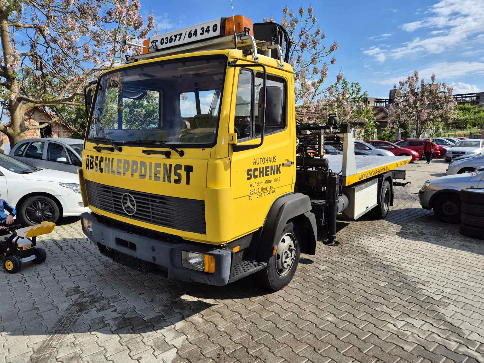 Mercedes-Benz 1220 пътна помощ с кран