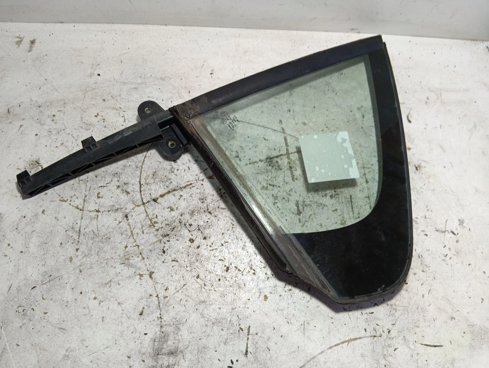 стъкло странично задно ляво малко хечбек 5JA845213 43R001564 E000001 Seat Toledo