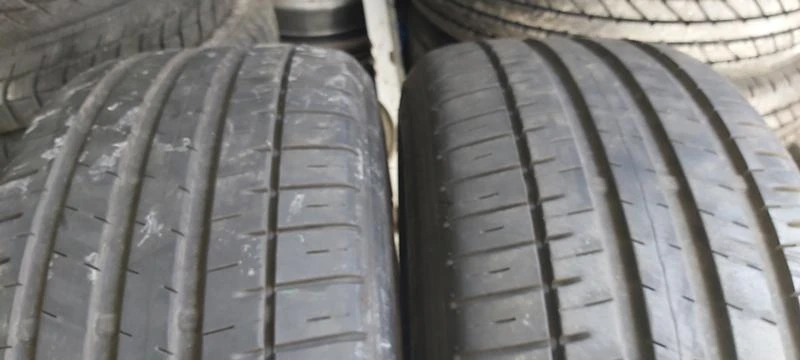 Гуми Летни 225/40R18, снимка 1 - Гуми и джанти - 32903377