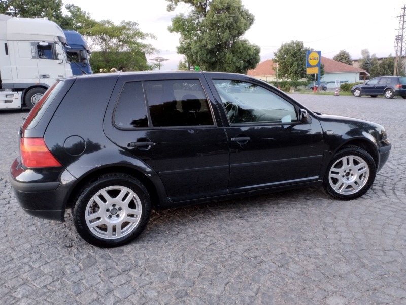 VW Golf  Golf 4, снимка 4 - Автомобили и джипове - 46282181