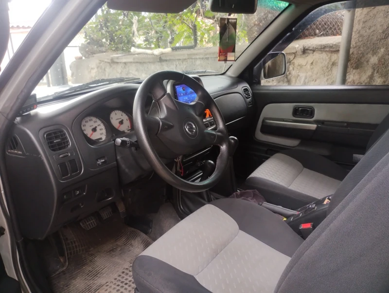 Nissan Navara 2.5, снимка 12 - Автомобили и джипове - 51826596