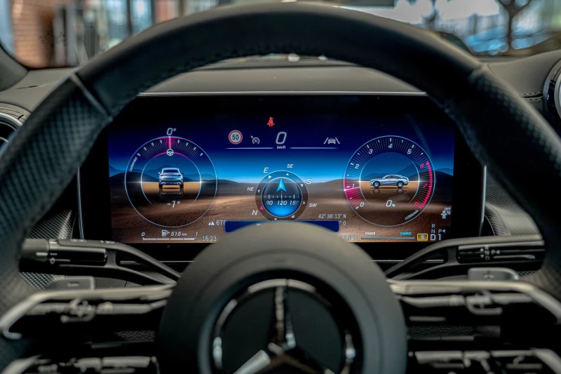 Mercedes-Benz GLC 200 AMG/Coupe/Подгрев/Камера/4Matic/Night Paket, снимка 16 - Автомобили и джипове - 52108812