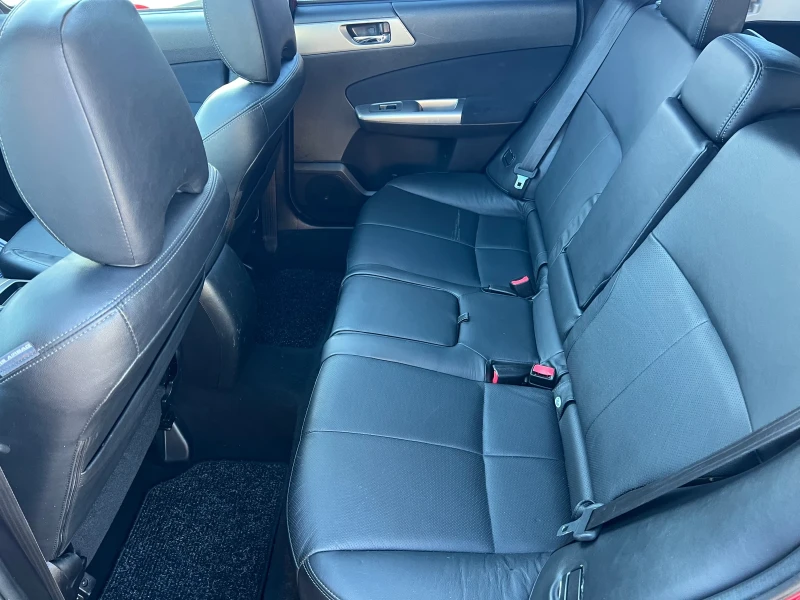 Subaru Forester 2.5Turbo AWD* ШВЕЙЦАРИЯ* КОЖА* НАВИ* , снимка 9 - Автомобили и джипове - 52238085
