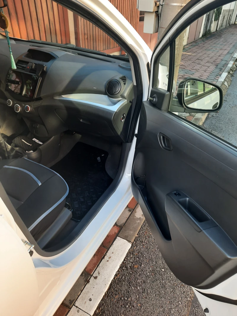 Chevrolet Spark, снимка 12 - Автомобили и джипове - 52799222
