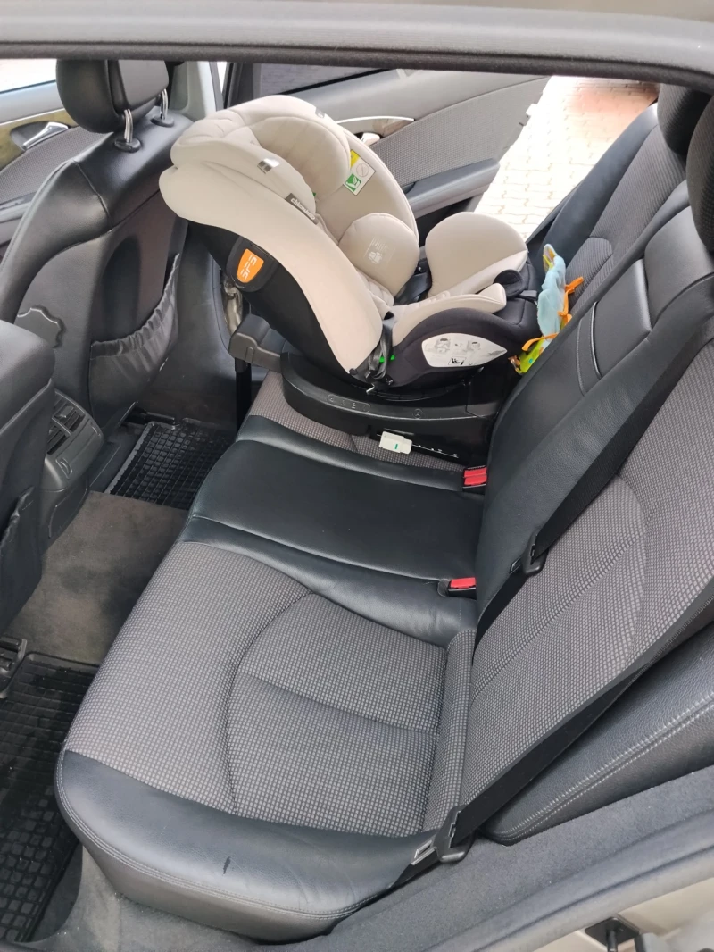 Mercedes-Benz E 200 Avangard, снимка 6 - Автомобили и джипове - 53400213