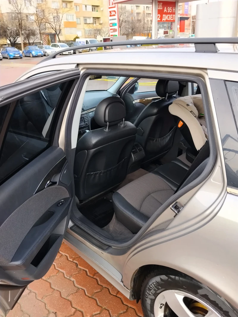 Mercedes-Benz E 200 Avangard, снимка 8 - Автомобили и джипове - 53400213