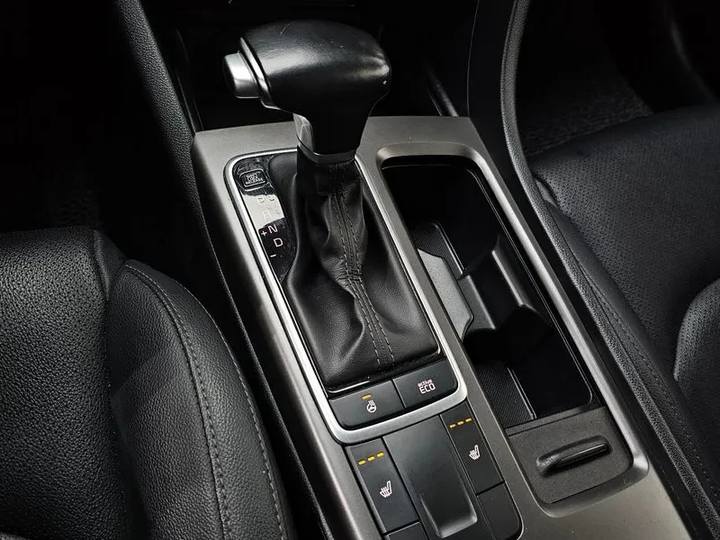 Kia K5 2.0 LPG, снимка 9 - Автомобили и джипове - 55794380