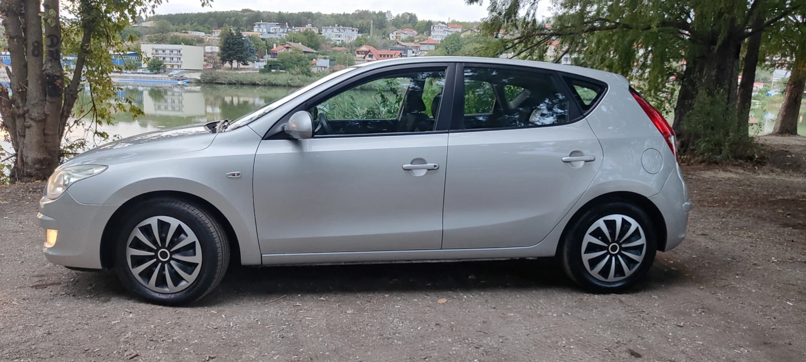 Hyundai I30 2.0 CRDI - изображение 6