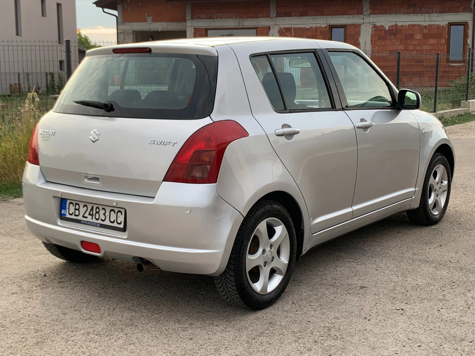 Suzuki Swift 1.3VVTI* AVTOMATIK - изображение 5