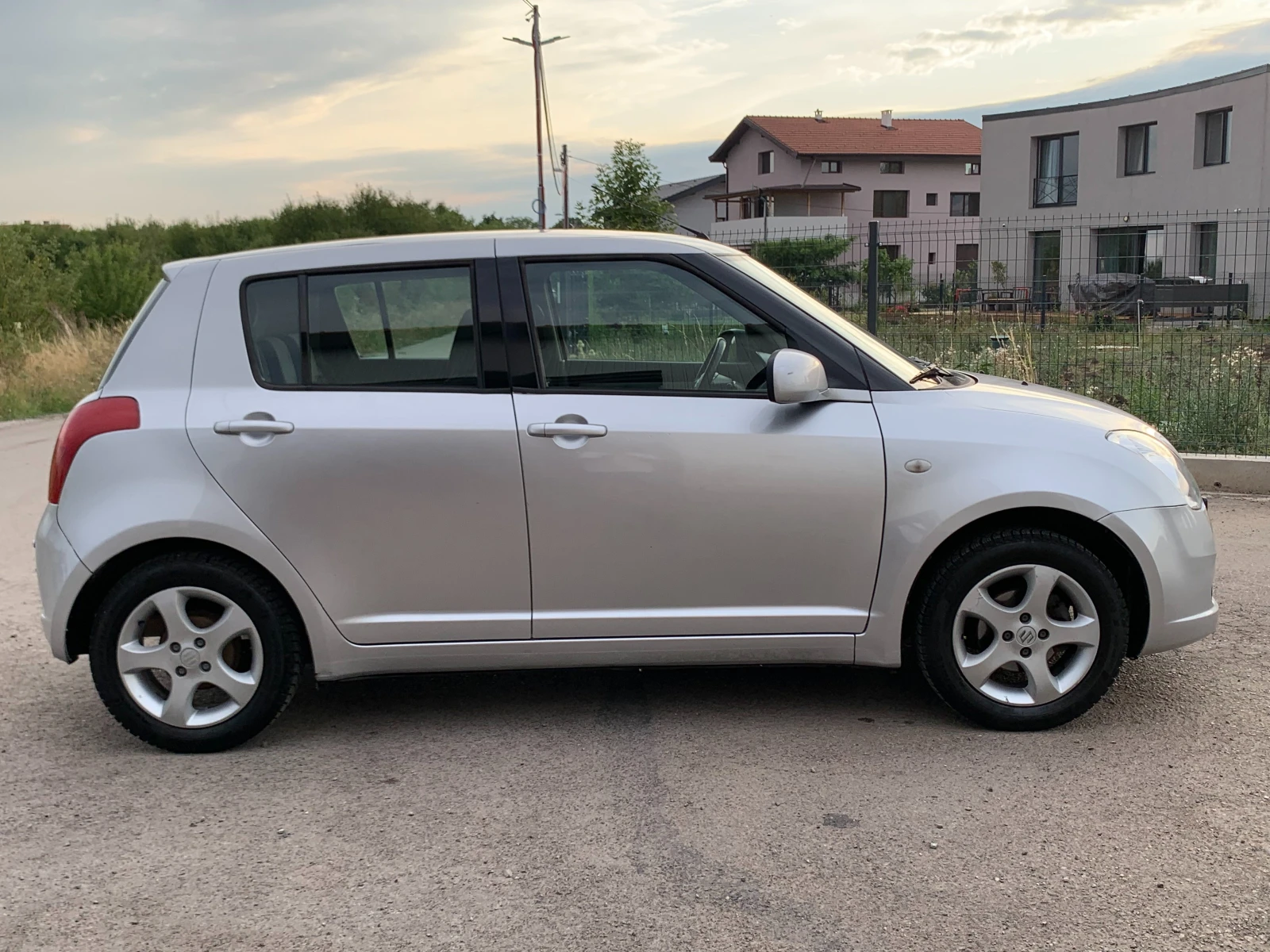 Suzuki Swift 1.3VVTI* AVTOMATIK - изображение 6