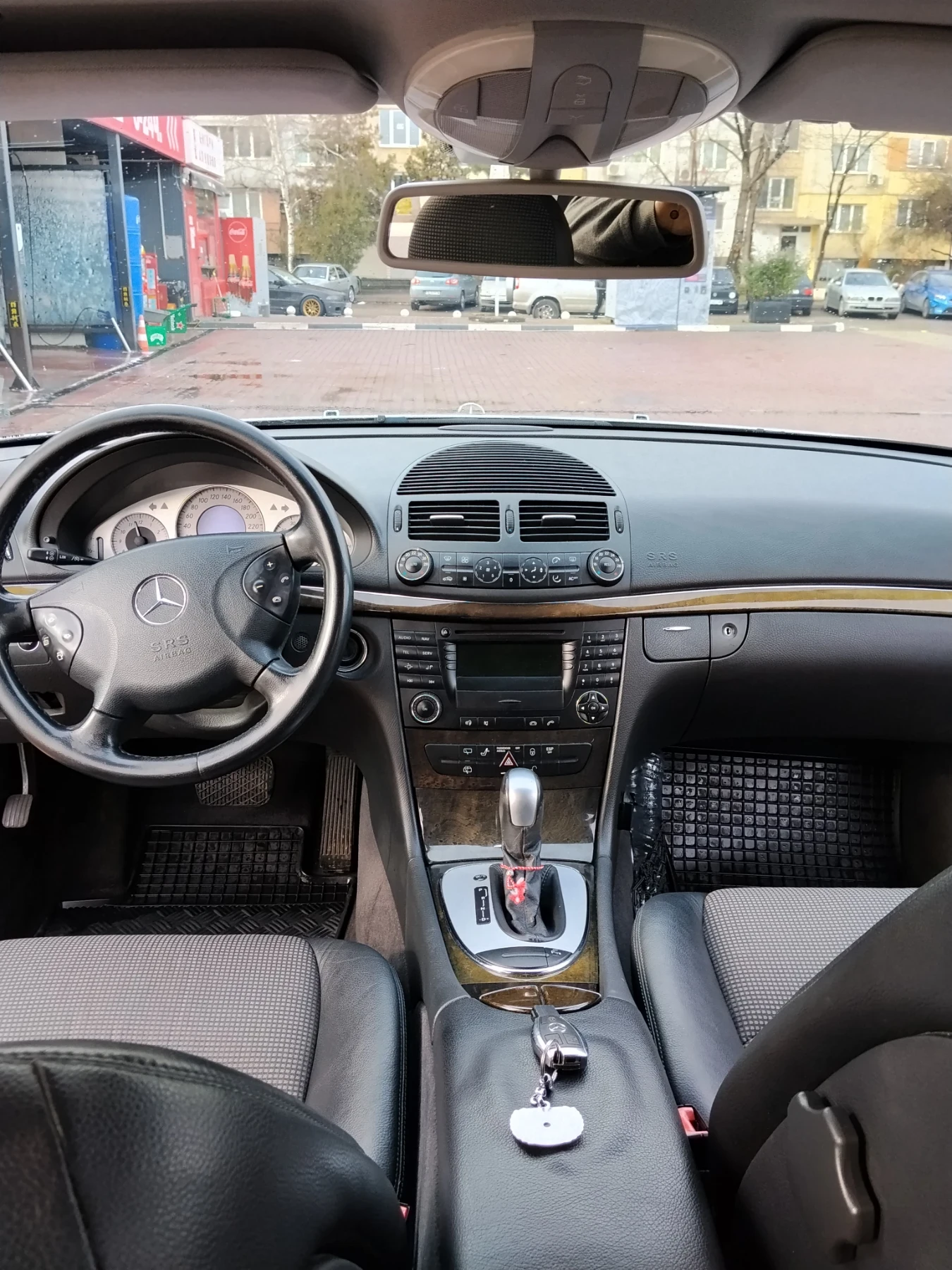 Mercedes-Benz E 200 Avangard - изображение 4