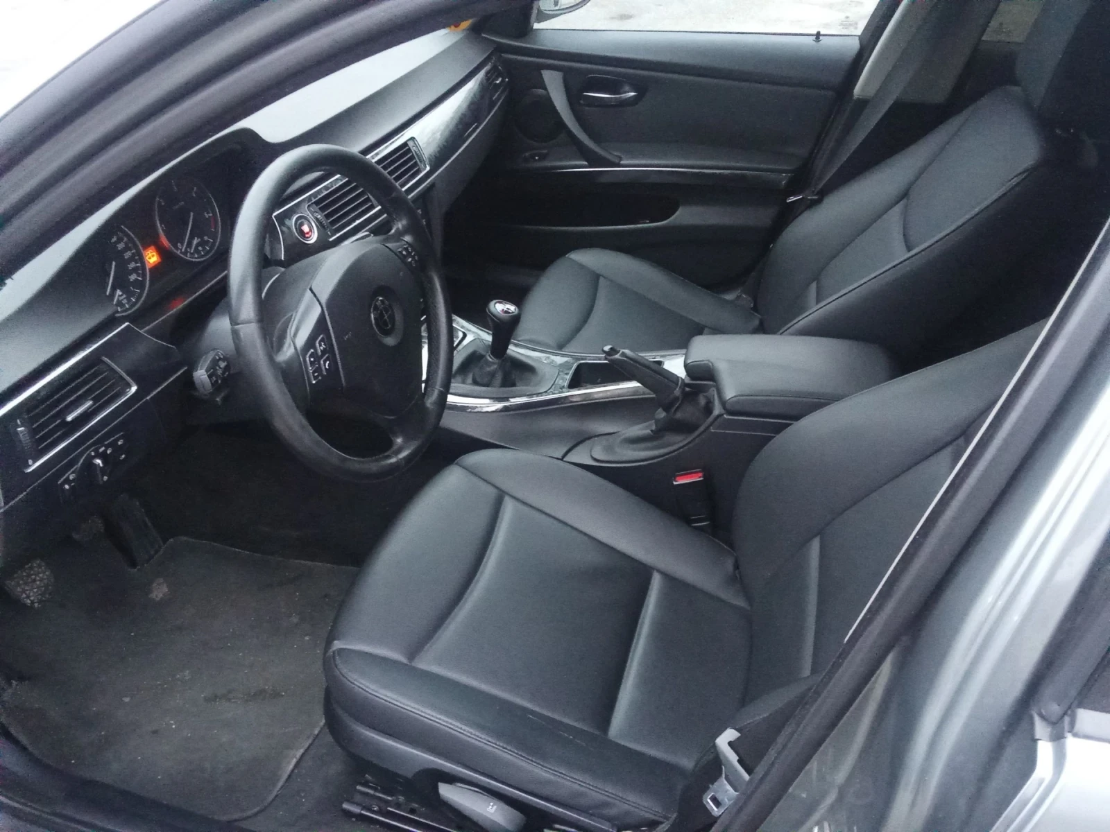 BMW 320 Face лизинг, снимка 12 - Автомобили и джипове - 53459139