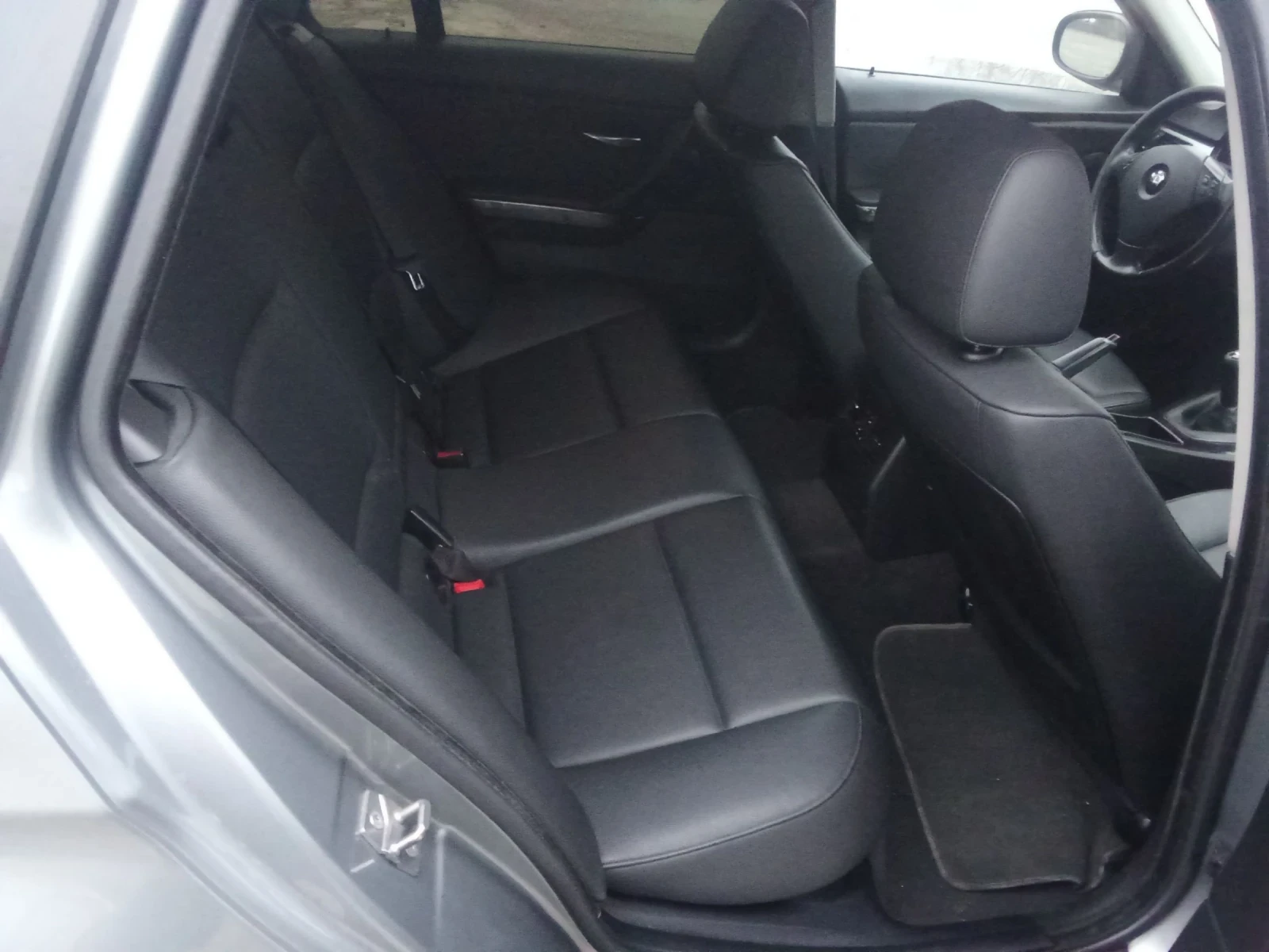 BMW 320 Face лизинг, снимка 9 - Автомобили и джипове - 53459139