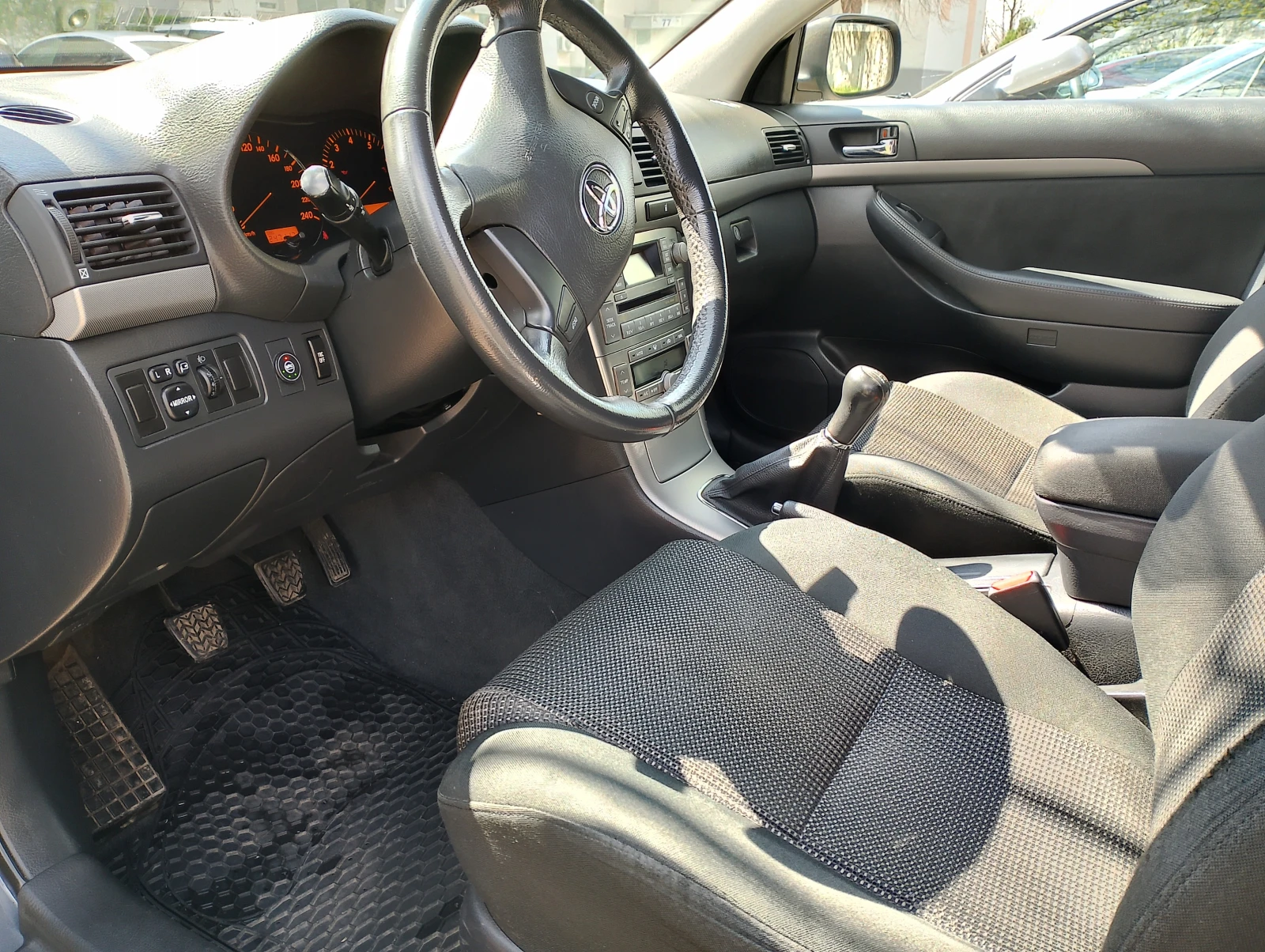 Toyota Avensis, снимка 6 - Автомобили и джипове - 53762707