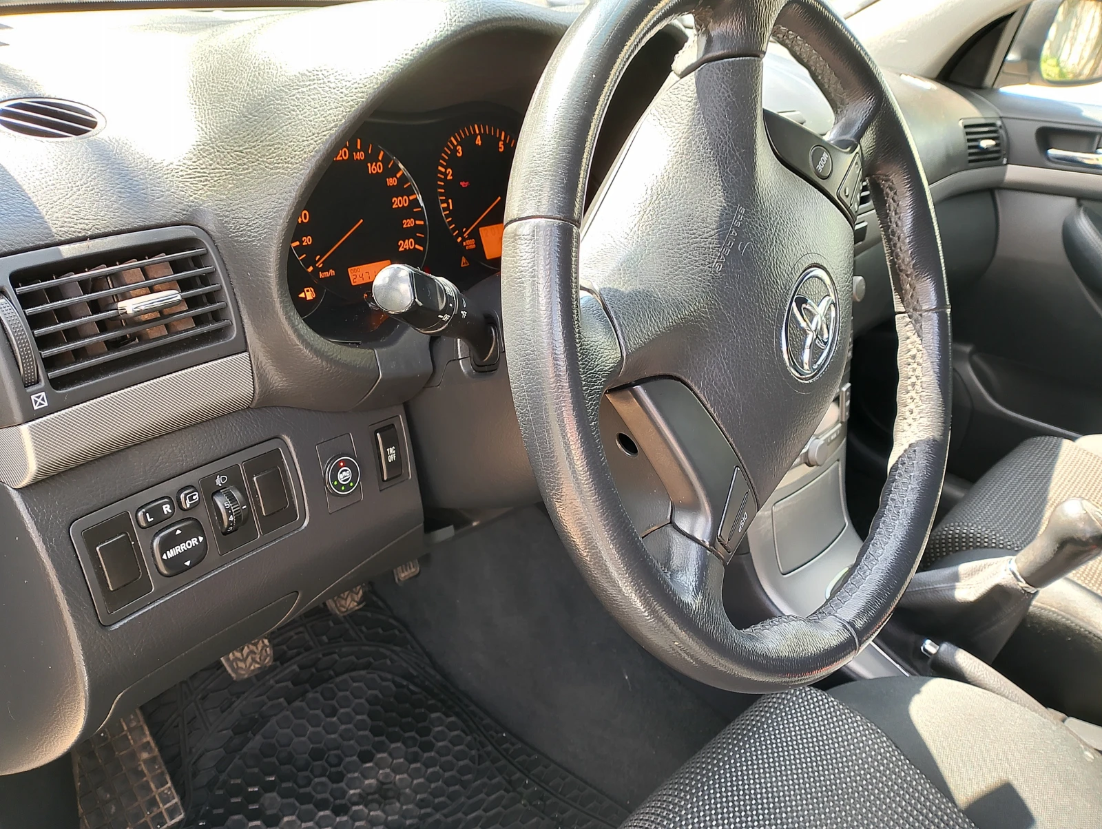 Toyota Avensis, снимка 5 - Автомобили и джипове - 53762707