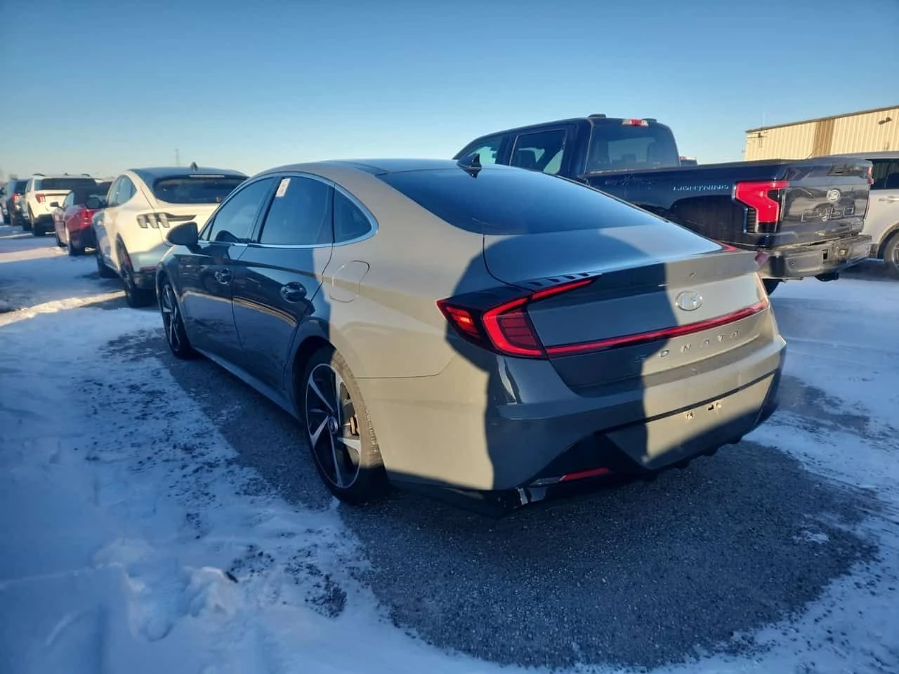 Hyundai Sonata SPORT 4D SEDAN 1.6T  CARFAX | Mobile.bg � ����������� 4