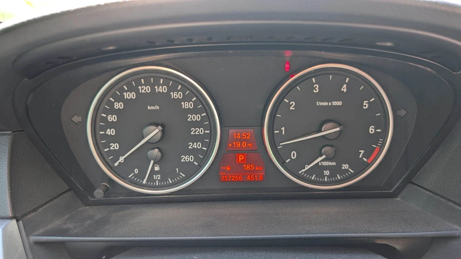 BMW 523, снимка 8 - Автомобили и джипове - 54319592