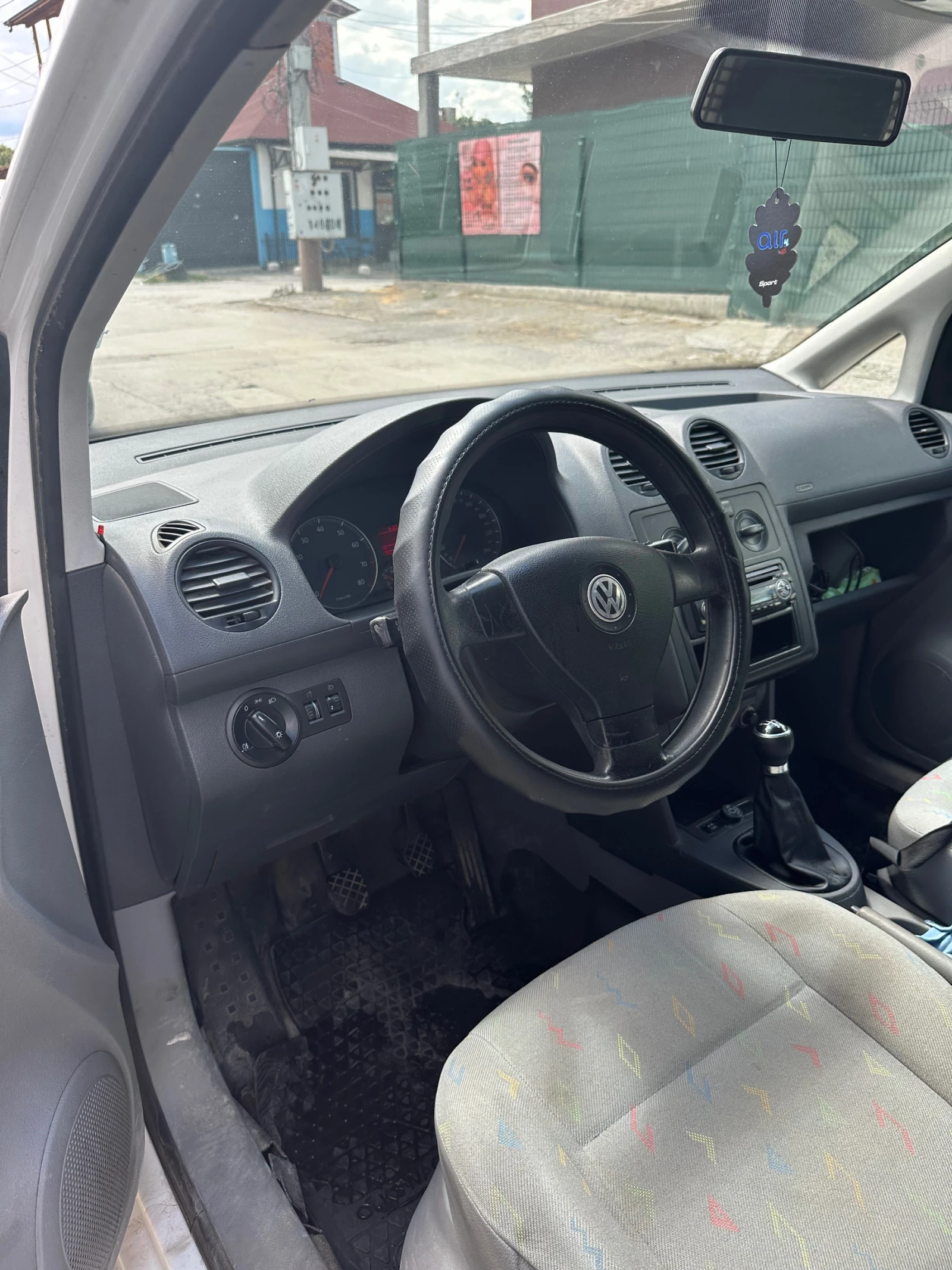 VW Caddy, снимка 9 - Автомобили и джипове - 55263646