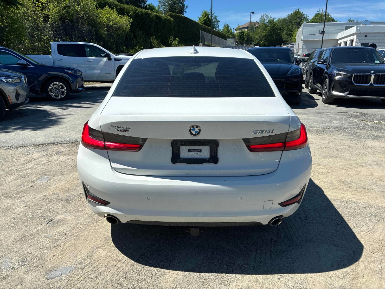 BMW 330 xDrive | CARFAX ГЛАВНО ПРЕДСТАВИТЕЛСТВО НА BMW, снимка 5 - Автомобили и джипове - 55958387