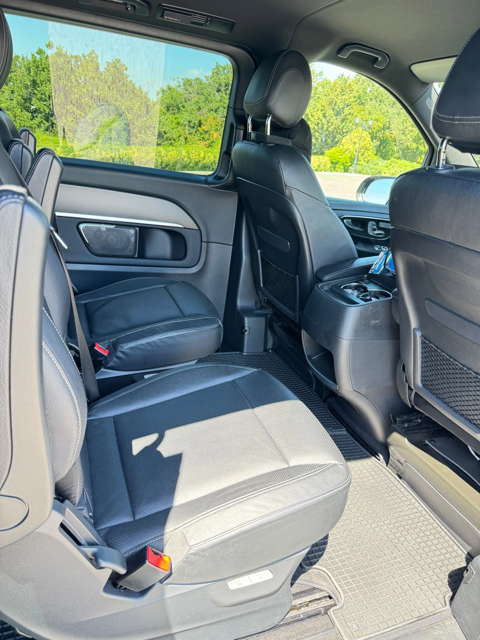 Mercedes-Benz V 300 v class v300d 249к.с. 9G, снимка 10 - Автомобили и джипове - 56023177