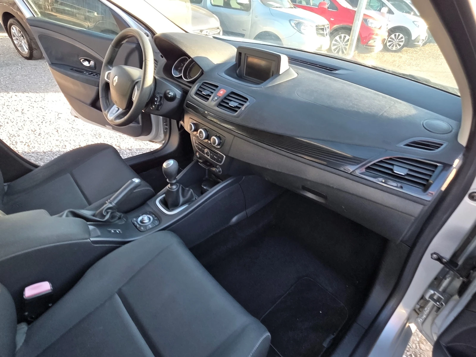 Renault Megane 1.5dci, снимка 10 - Автомобили и джипове - 56025326