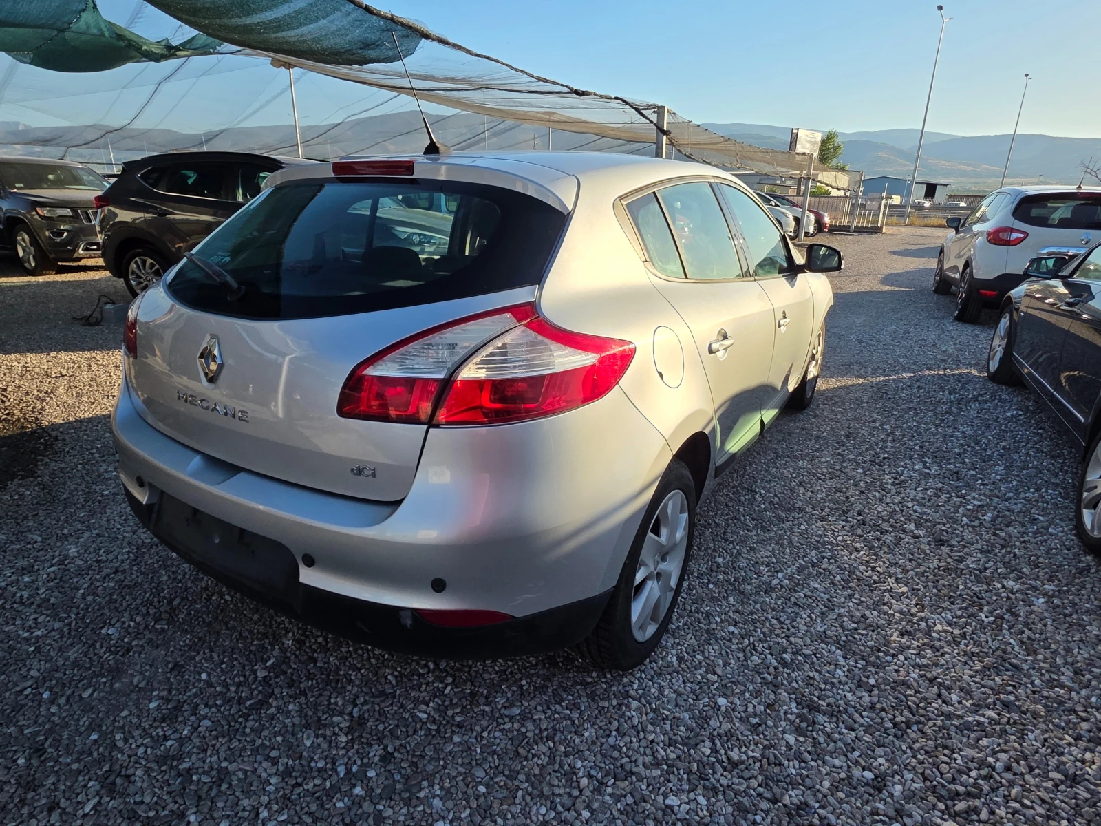 Renault Megane 1.5dci, снимка 4 - Автомобили и джипове - 56025326