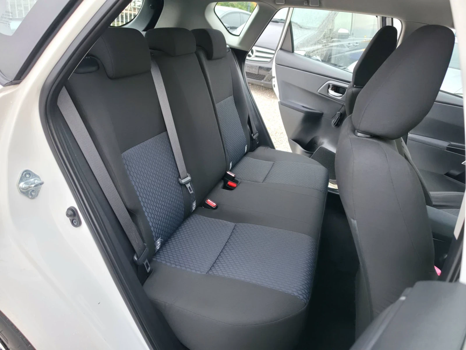 Toyota Auris 1.4/90 ���� / 6 �������� | Mobile.bg � ����������� 13